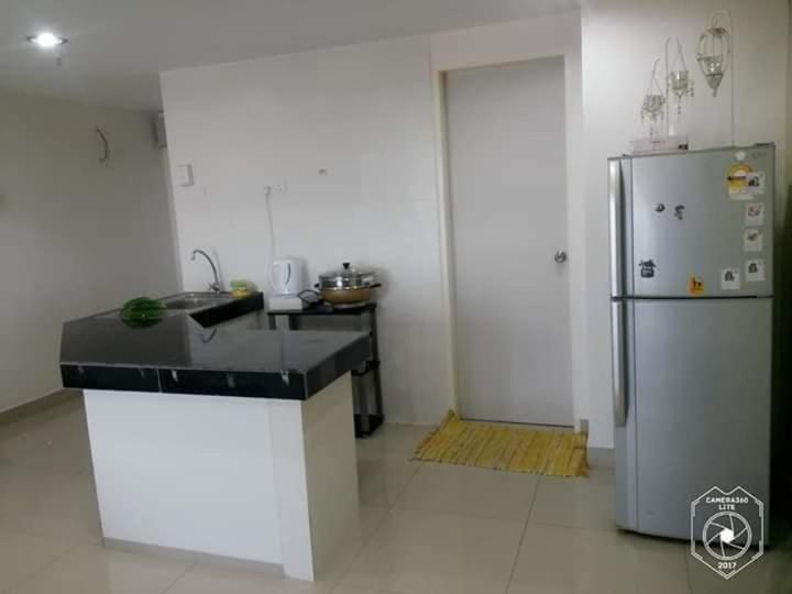 Kb Studio @D'Perdana Apartment コタバル エクステリア 写真